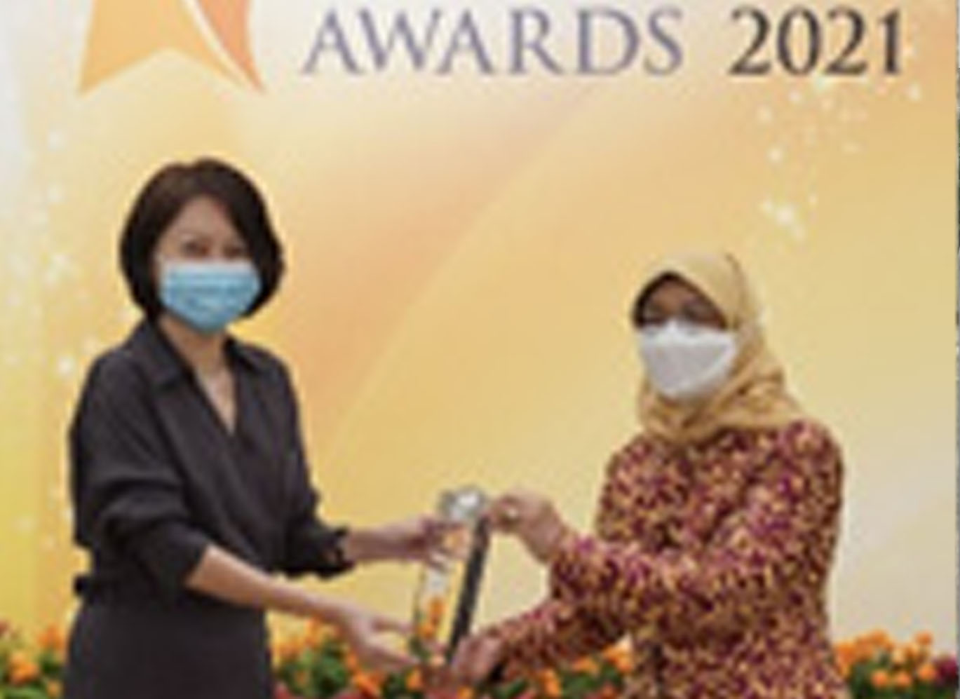 Lam Soon is awarded the Community Chest Charity Platinum Award 2021
