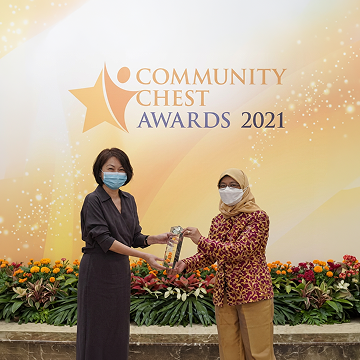 Lam Soon is awarded the Community Chest Charity Platinum Award 2021