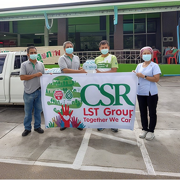 Supporting medical personnel at Krabi’s COVID-19 vaccination centre