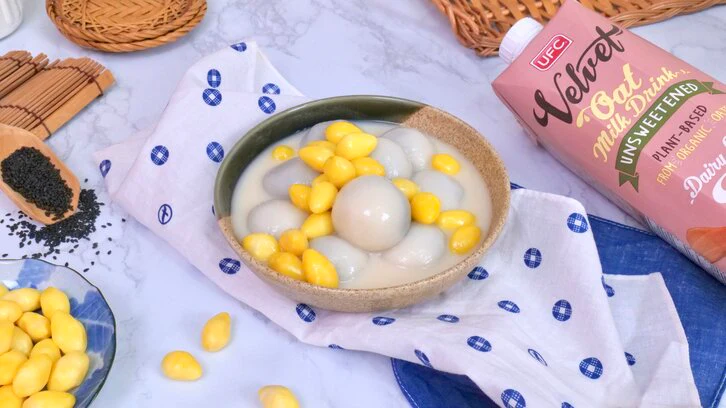 Black Sesame Dumplings in Oat Milk